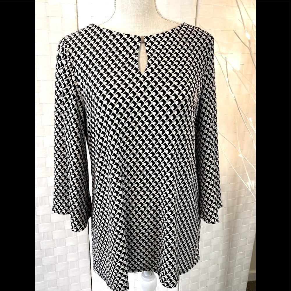 Chico’s Black white tan Top Small - Picture 2 of 7